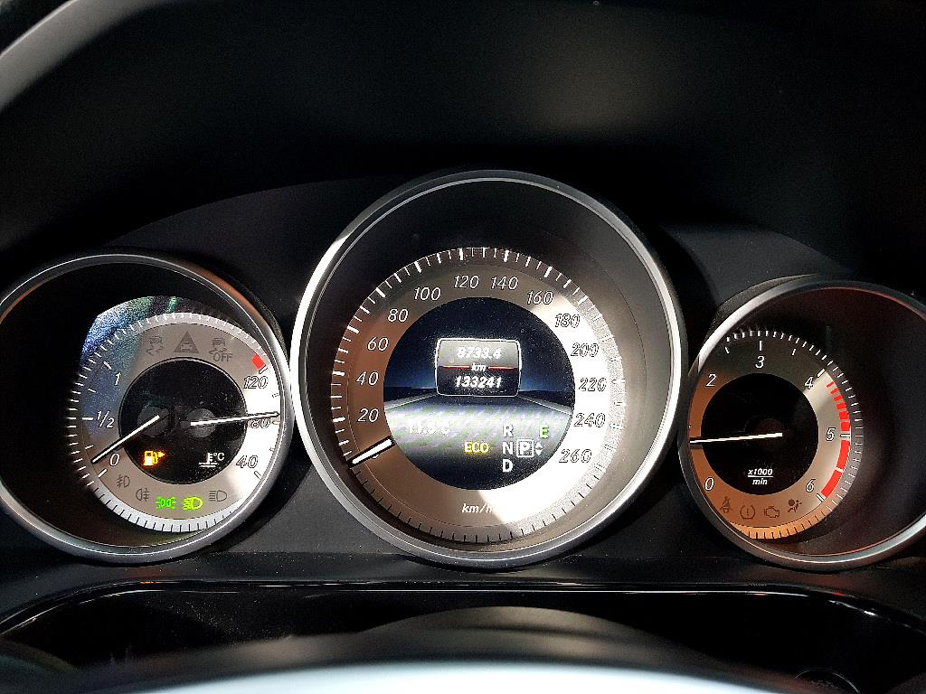 Mercedes Benz E class - Vista 7