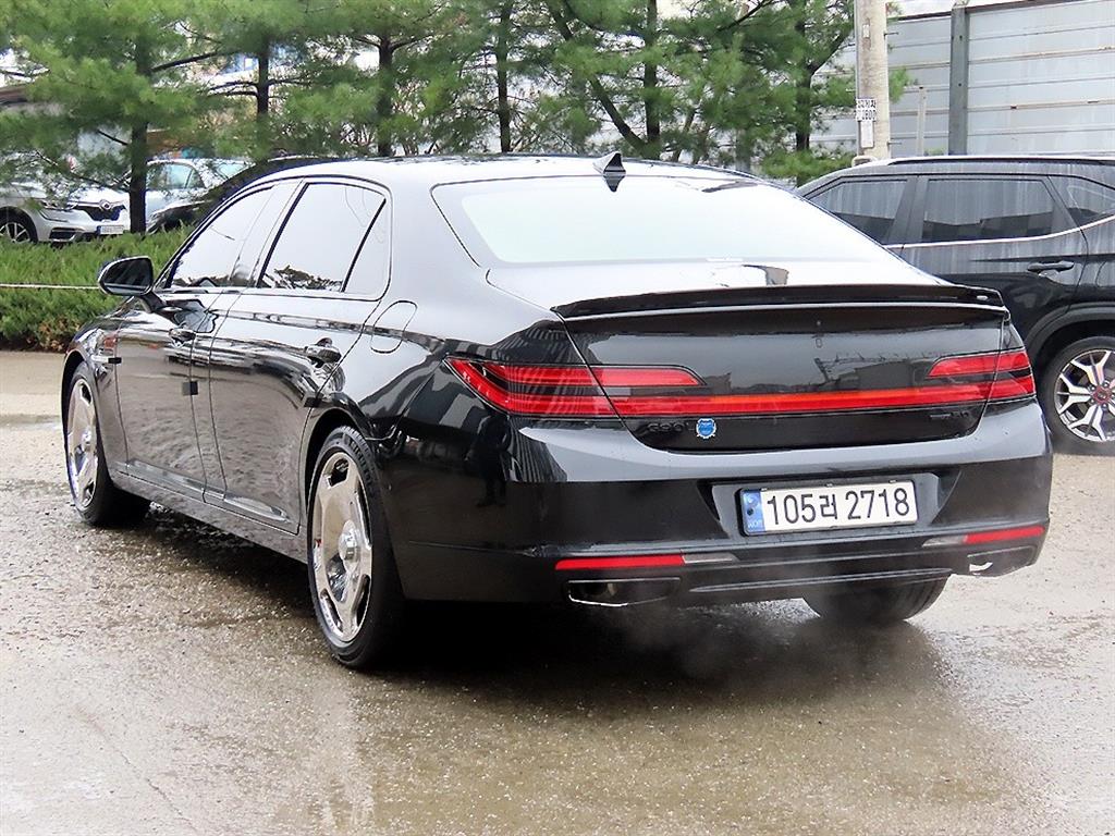 Genesis G90 - Vista 3