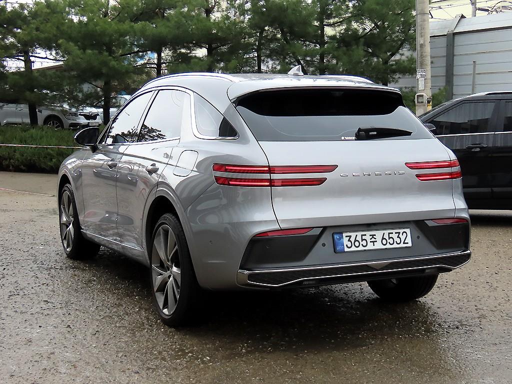 Genesis GV70 - Vista 3