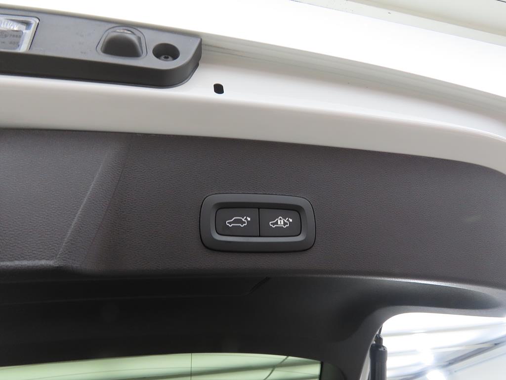 Volvo XC40 2024 Blanco - Importación desde Corea - HF Imports Iquique - Foto 16