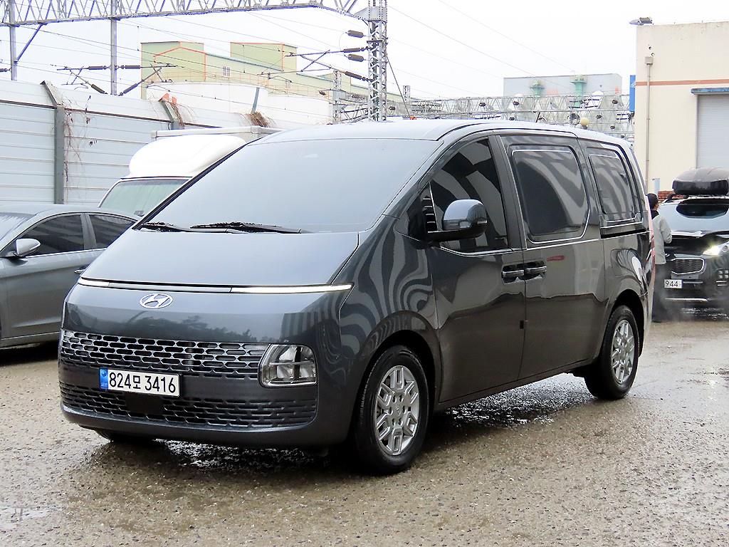 HYUNDAI Staria - Vista 2