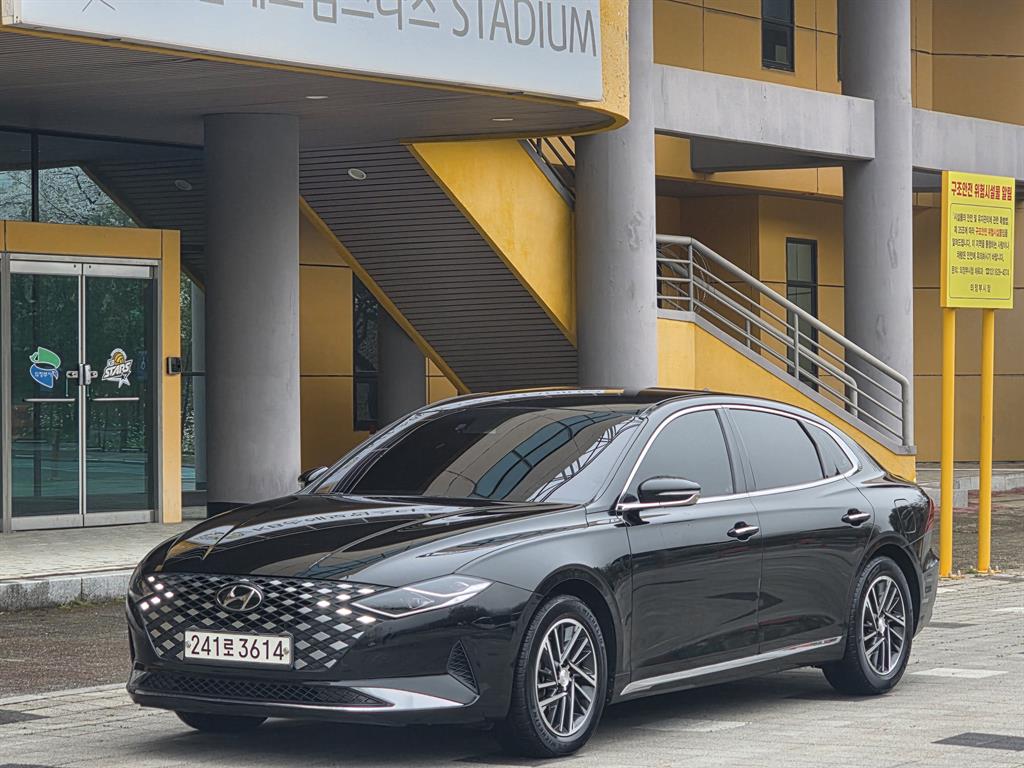 HYUNDAI Grandeur - Vista 2