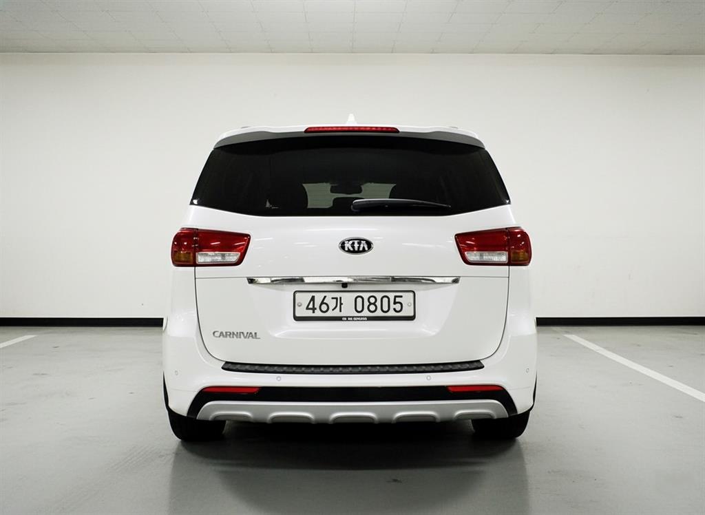 KIA Carnival - Vista 3