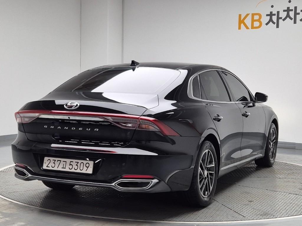 HYUNDAI Grandeur - Vista 3