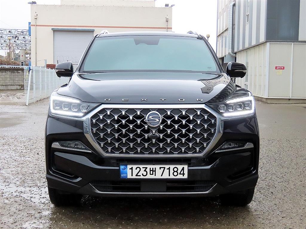 Ssangyong Rexton 2022 Negro - Importación desde Corea - HF Imports Iquique - Foto 1