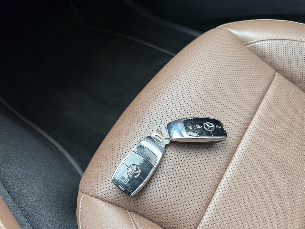 Mercedes Benz E class - Vista 12