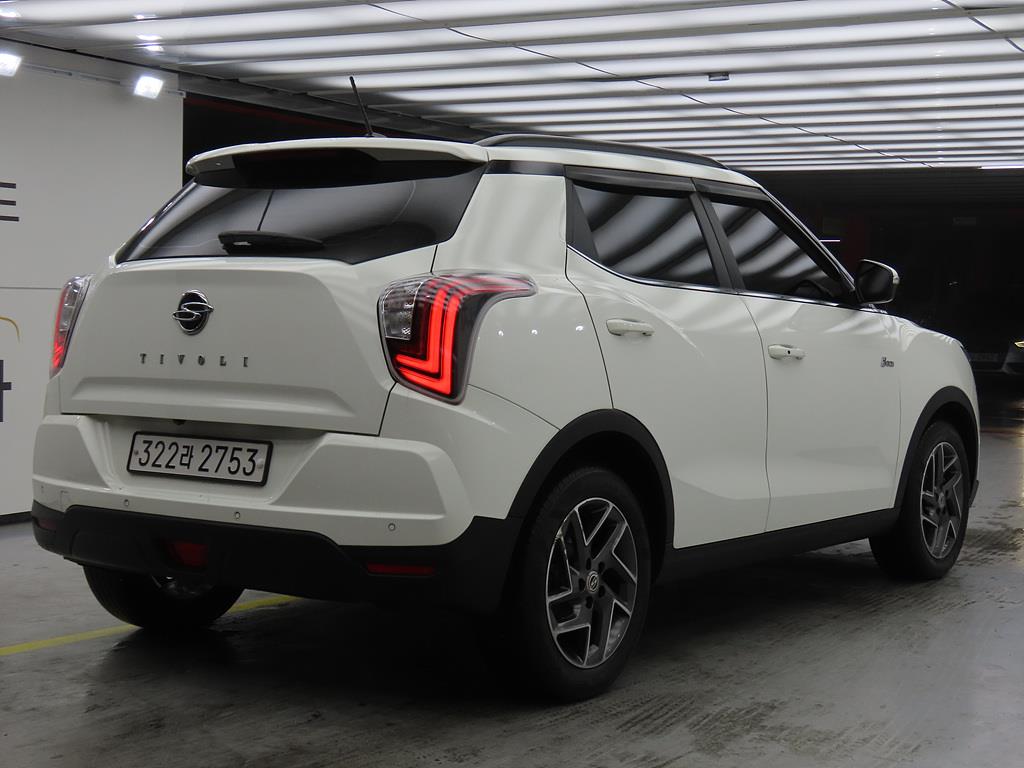 Ssangyong Tivoli - Vista 4