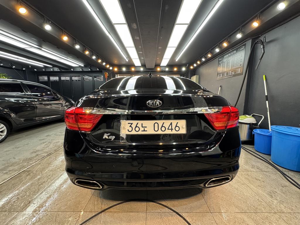 KIA K9 - Vista 5