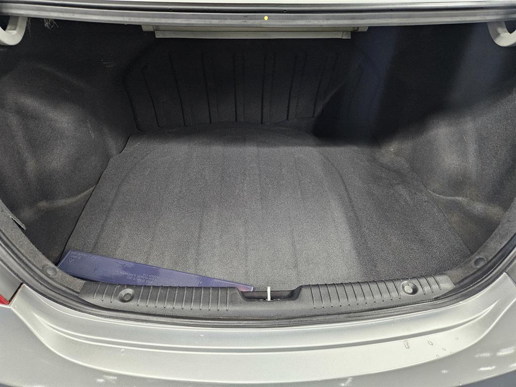 HYUNDAI Accent - Vista 5