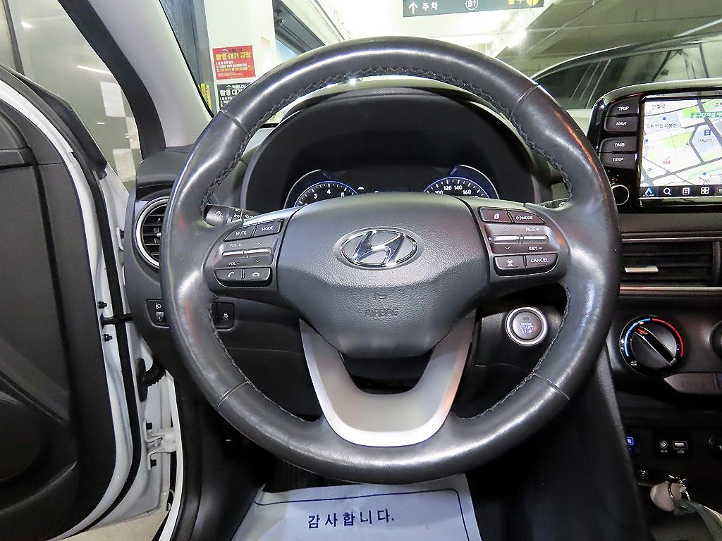 HYUNDAI Kona - Vista 8