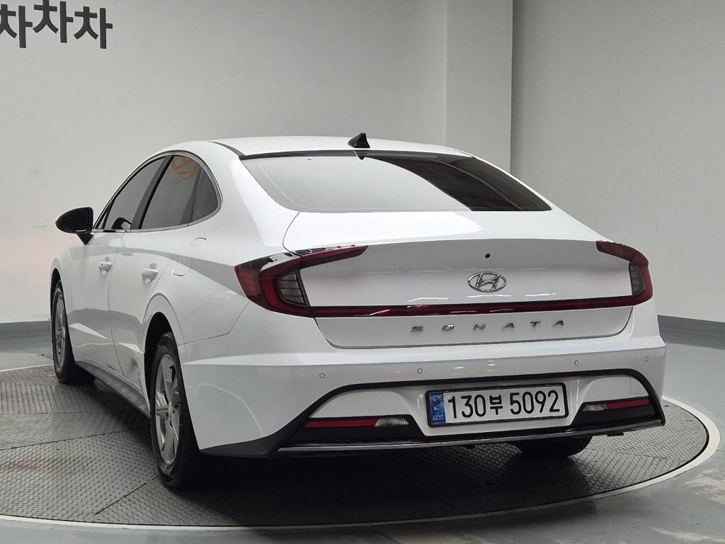 HYUNDAI Sonata - Vista 2