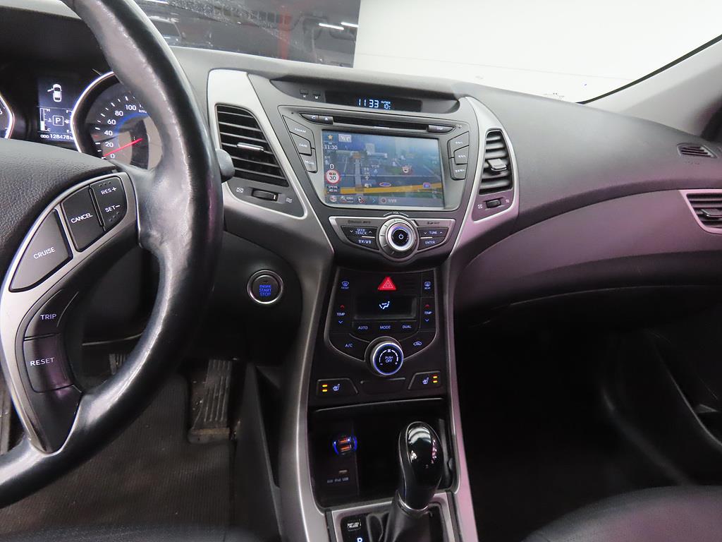 HYUNDAI Avante - Vista 8