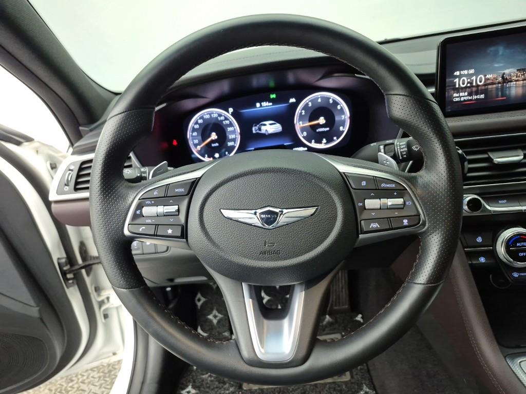 Genesis G70 - Vista 9