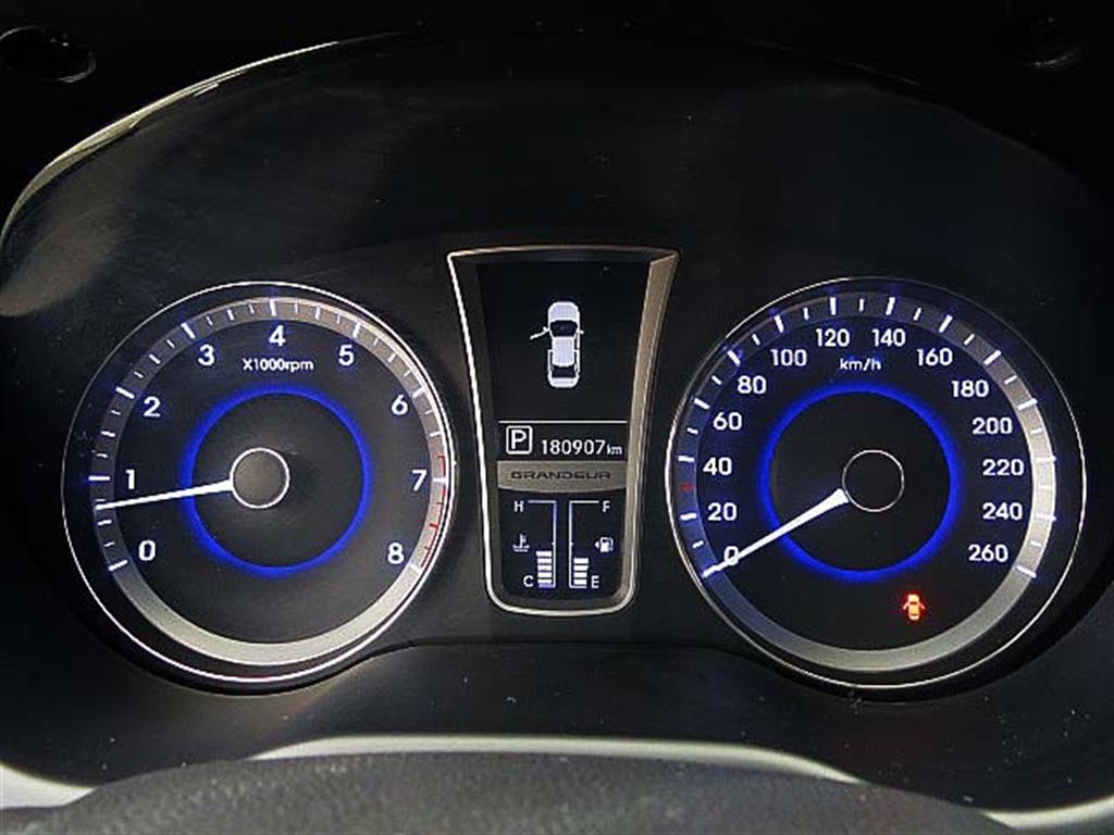 HYUNDAI Grandeur 2012 Blanco - Importación desde Corea - HF Imports Iquique - Foto 9