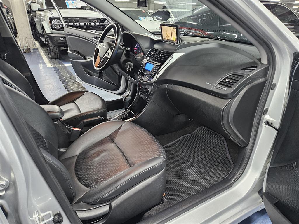 HYUNDAI Accent 2014 Gris - Importación desde Corea - HF Imports Iquique - Foto 17