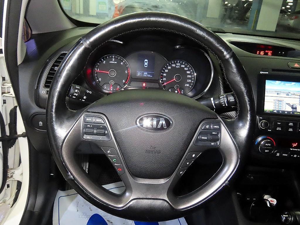 KIA K3 - Vista 8