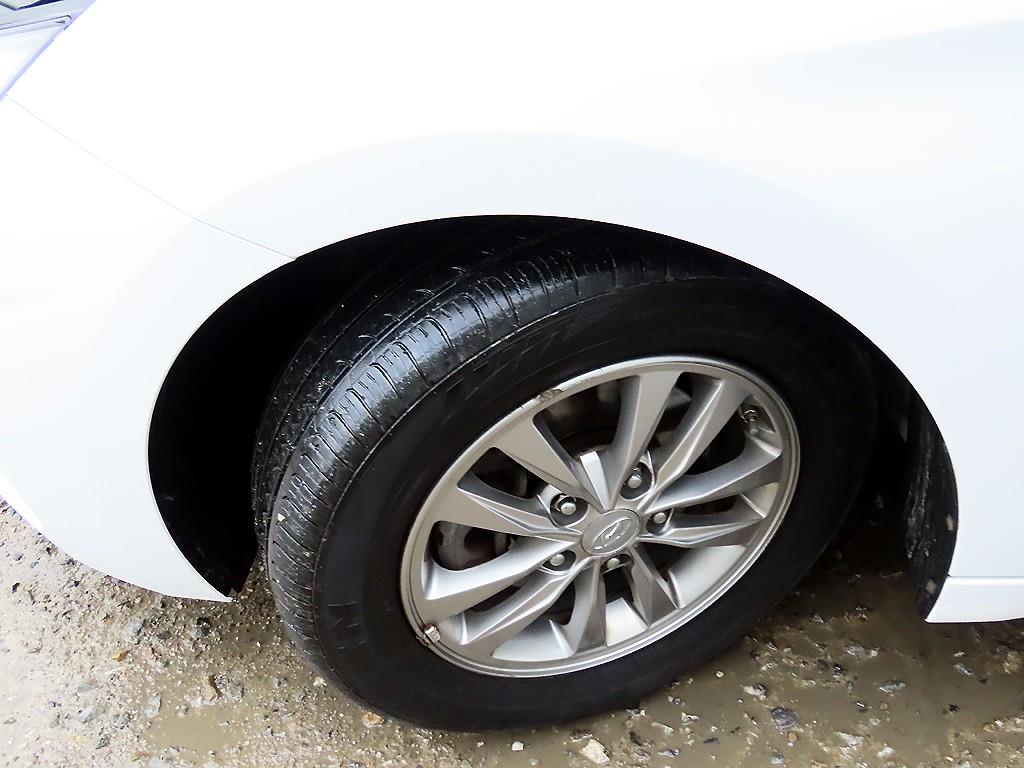 HYUNDAI Avante 2019 Blanco - Importación desde Corea - HF Imports Iquique - Foto 18