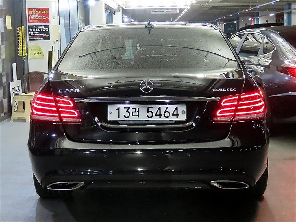 Mercedes Benz E class - Vista 5