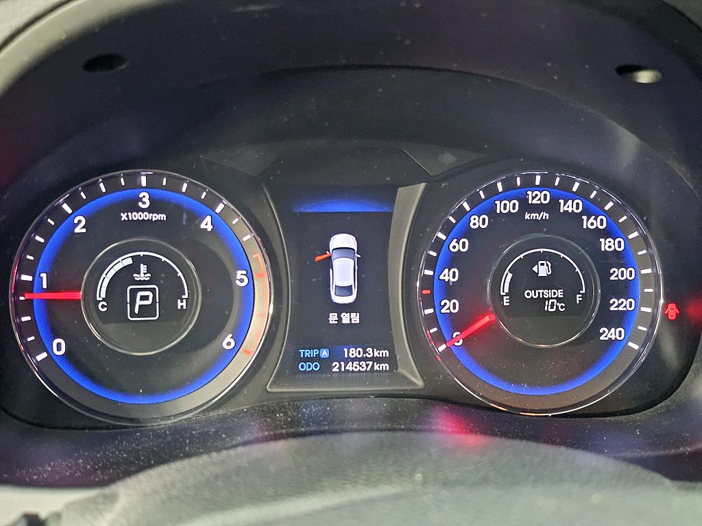 HYUNDAI i40 - Vista 7