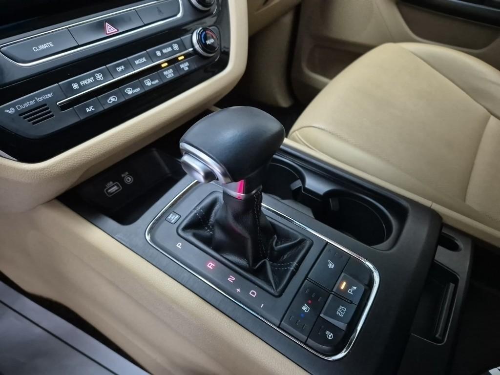 KIA Carnival - Vista 8