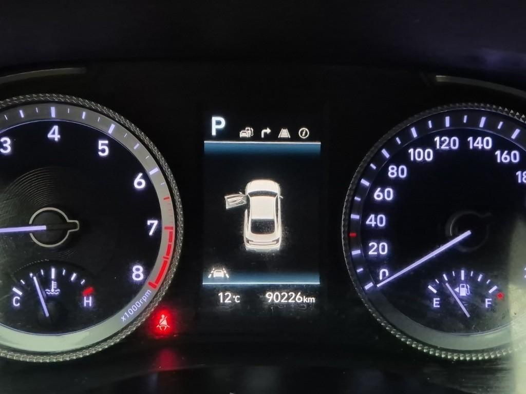 HYUNDAI Sonata - Vista 6