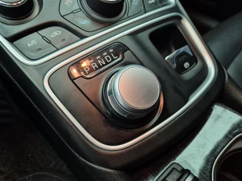 Chrysler 200 - Vista 8