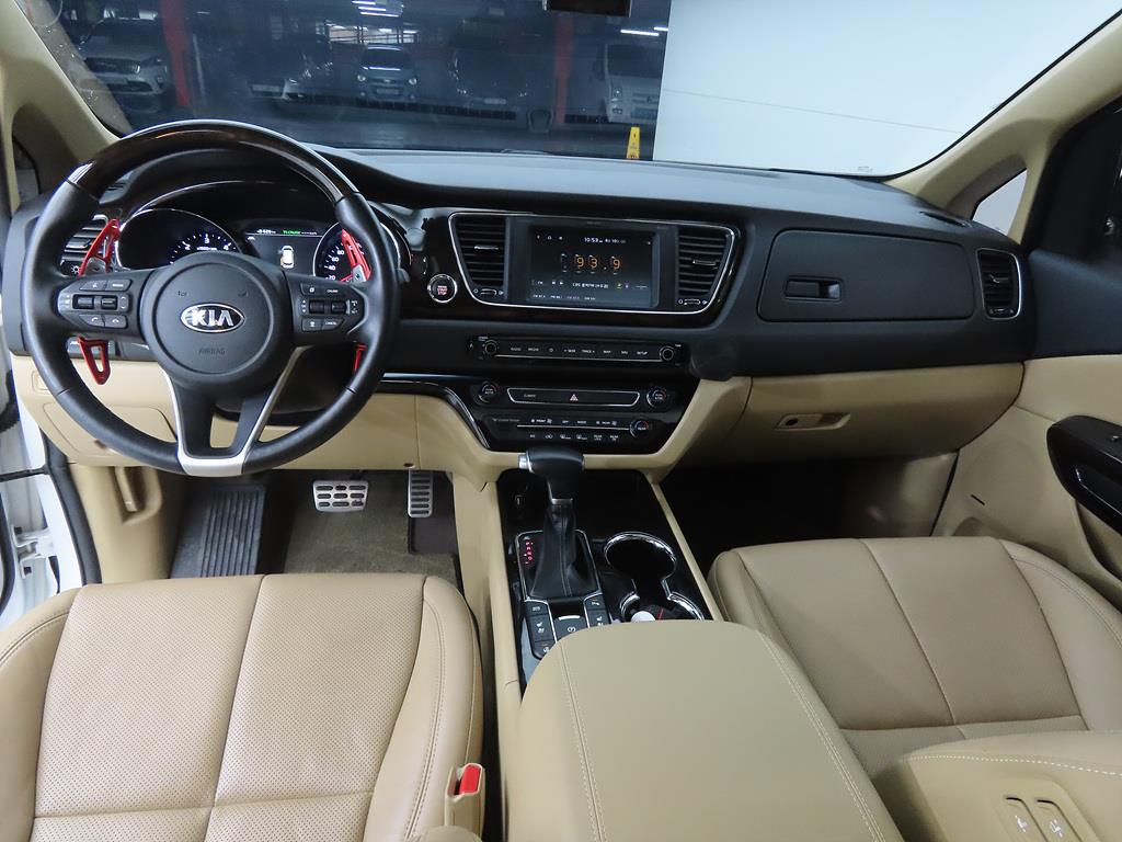 KIA Carnival - Vista 7