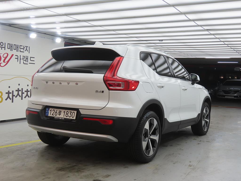 Volvo XC40 - Vista 4