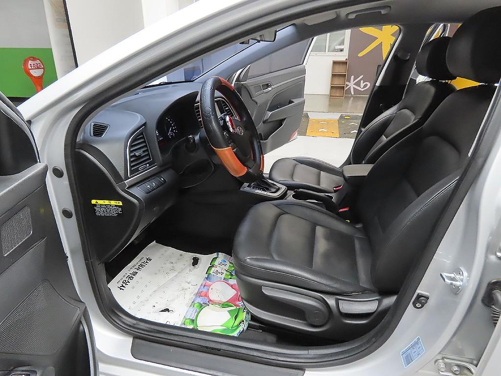 HYUNDAI Avante 2018 Plateado - Importación desde Corea - HF Imports Iquique - Foto 9