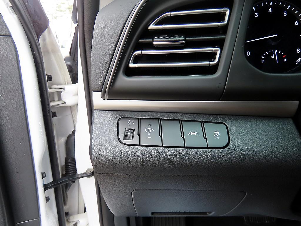 HYUNDAI Avante - Vista 12