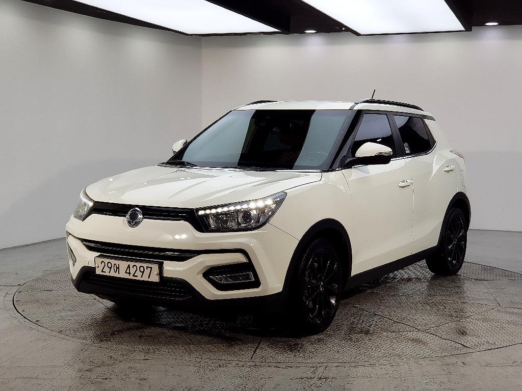 Ssangyong Tivoli 2018 Blanco - Importación desde Corea - HF Imports Iquique - Foto 1