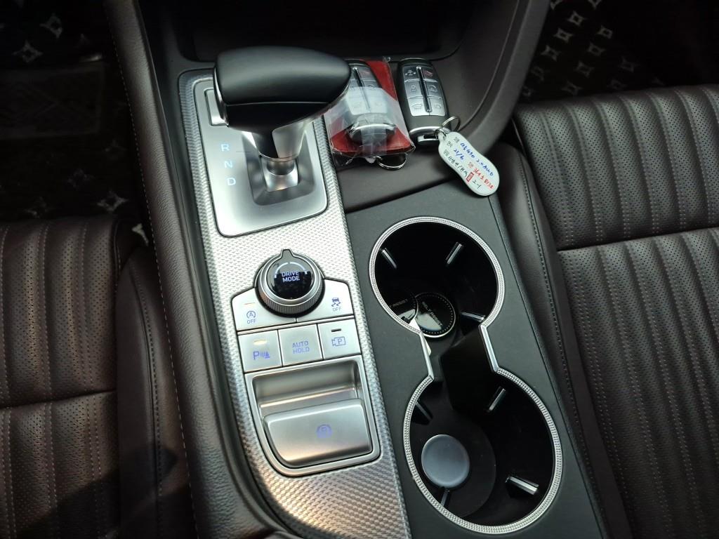 Genesis G70 - Vista 8