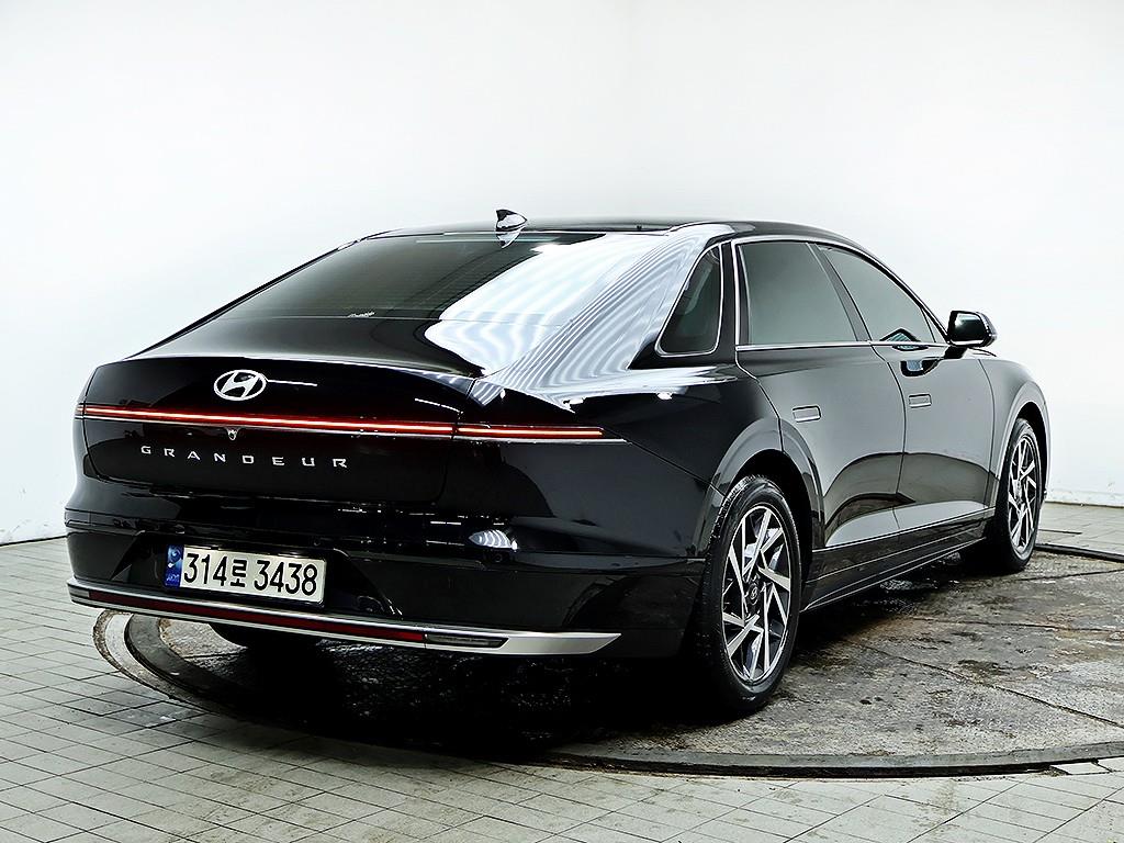 HYUNDAI Grandeur - Vista 7