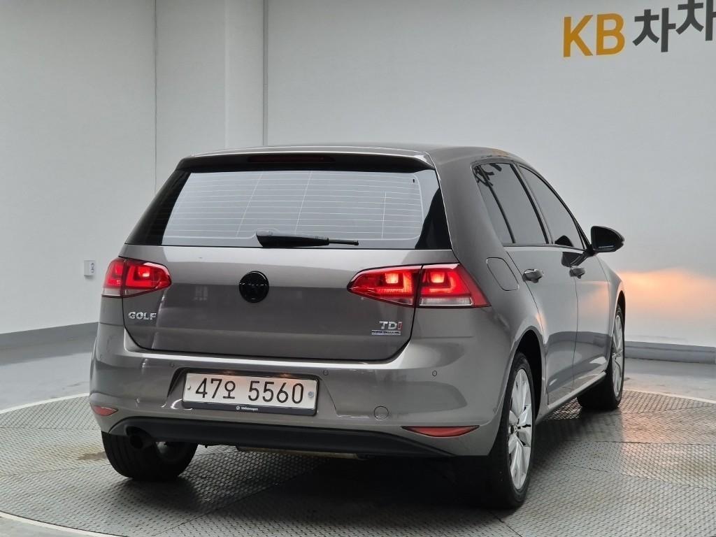 Volkswagen Golf - Vista 3