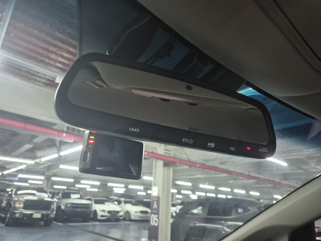 KIA Carnival - Vista 11