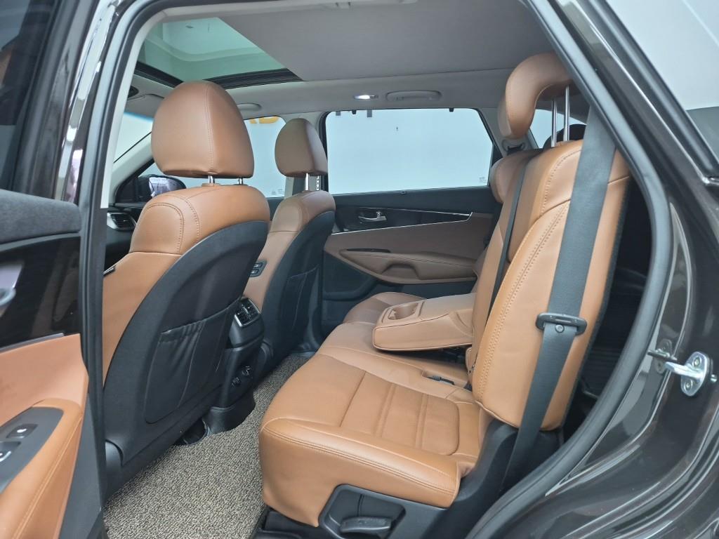 KIA Sorento - Vista 12