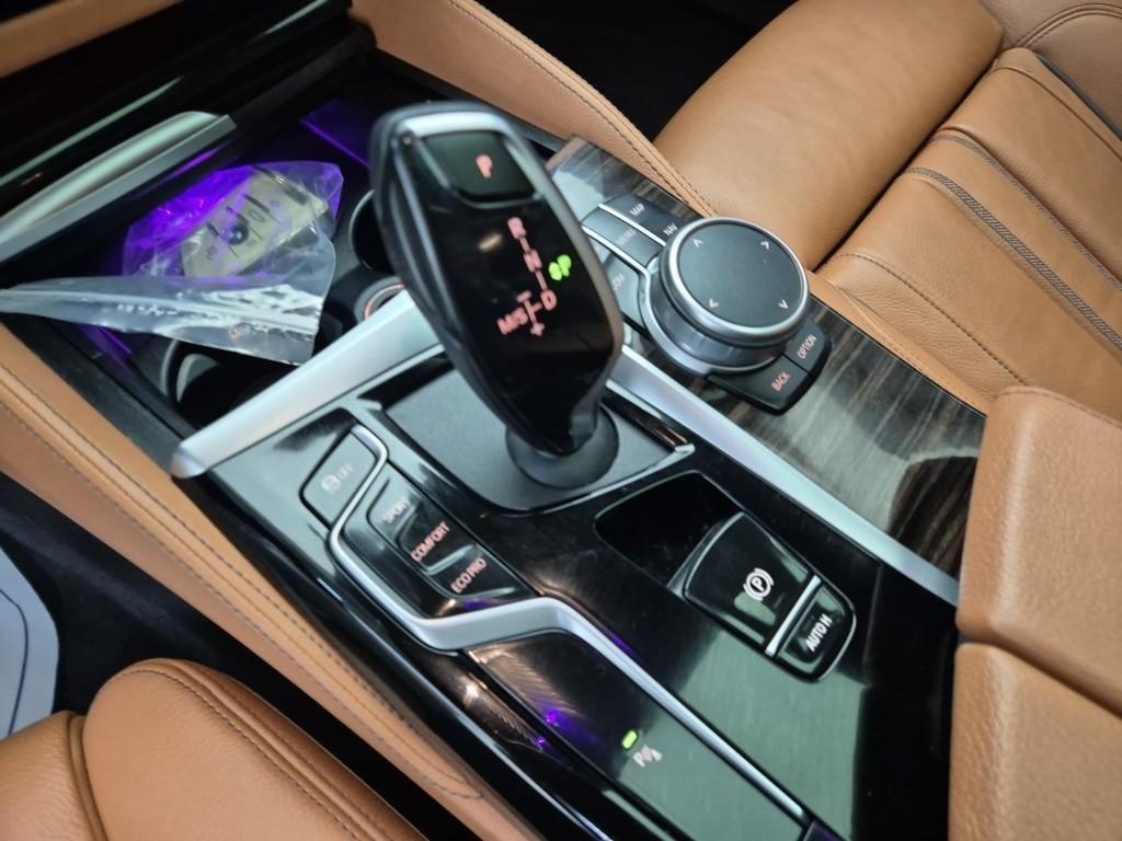 BMW 5 Series - Vista 8