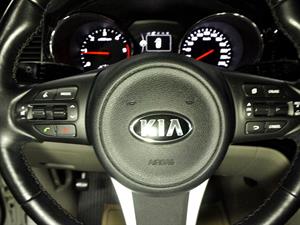 KIA Carnival - Vista 12