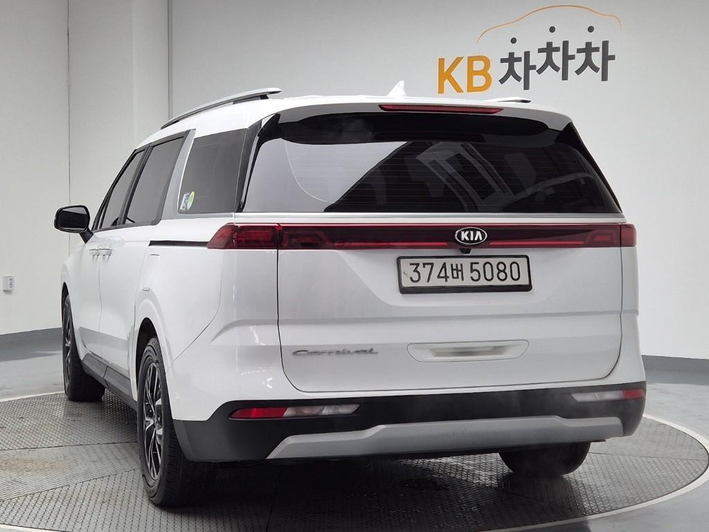 KIA Carnival - Vista 2