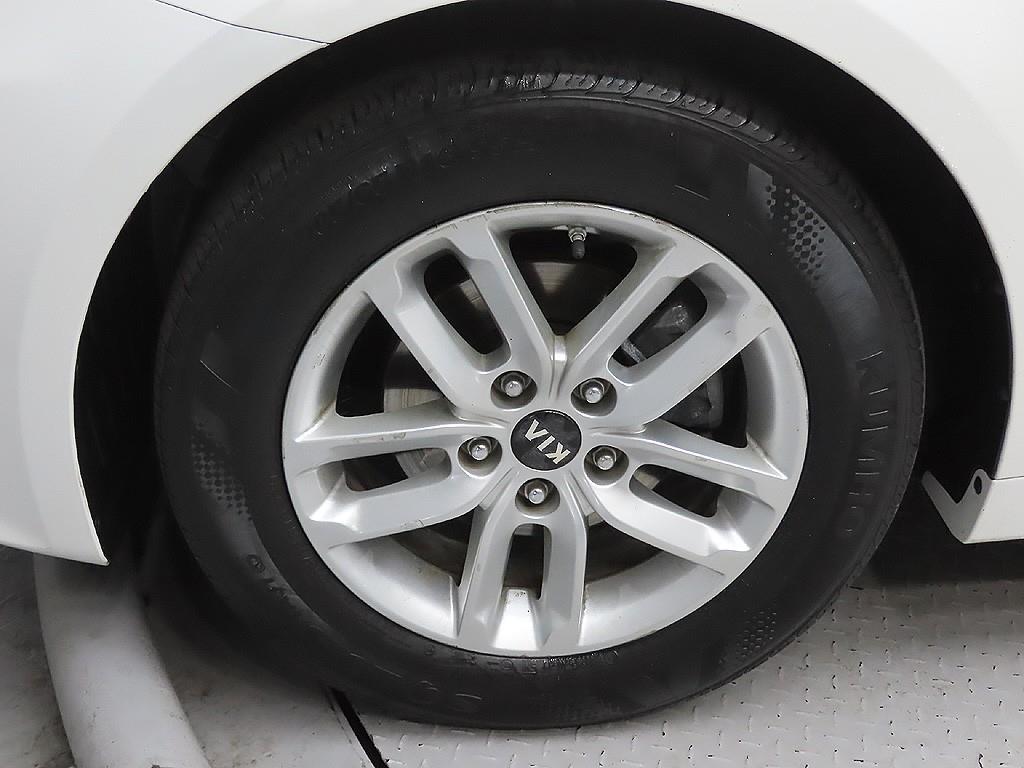 KIA K5 - Vista 9