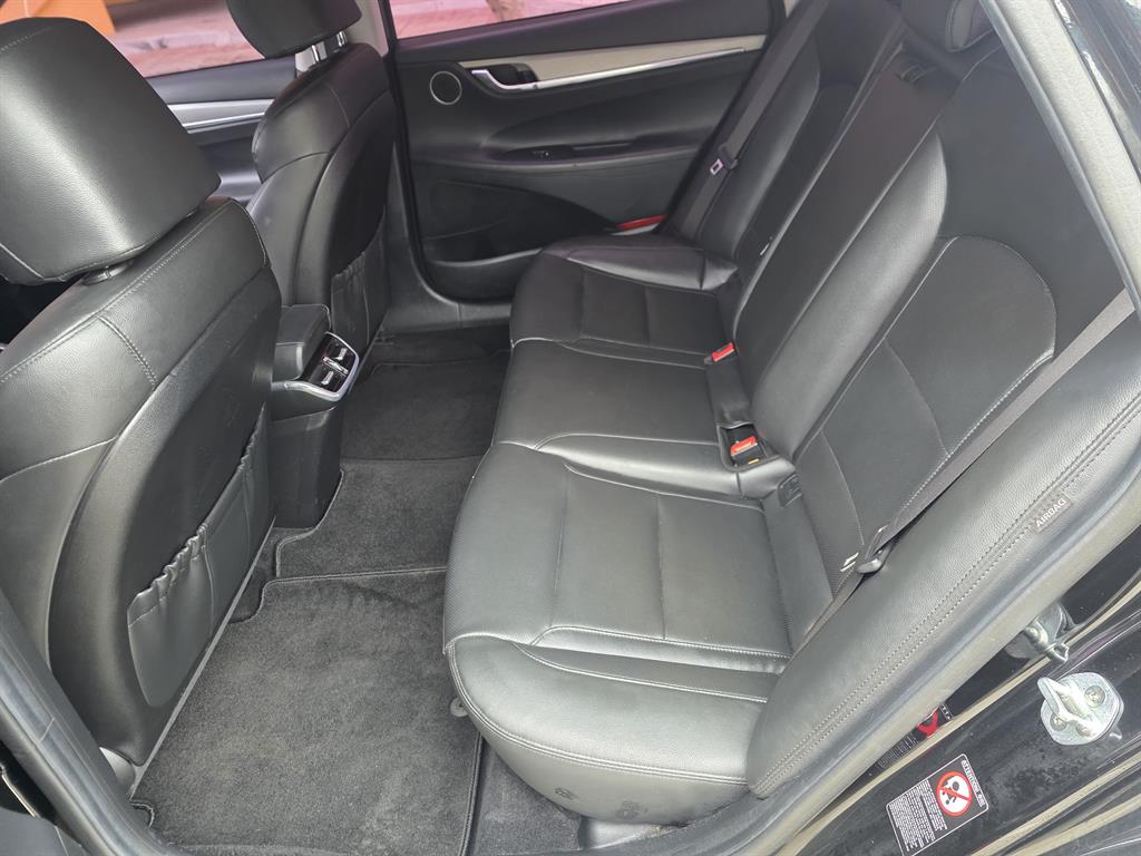 HYUNDAI Grandeur - Vista 11