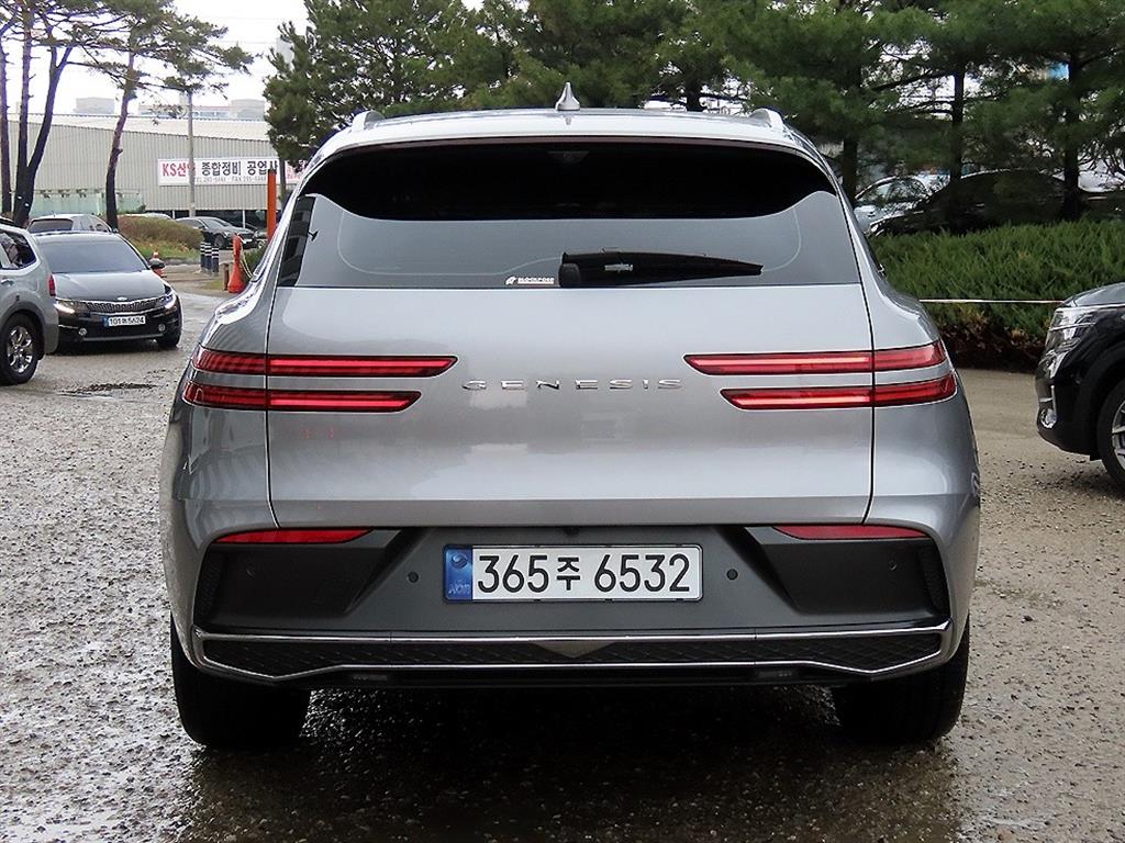 Genesis GV70 - Vista 4