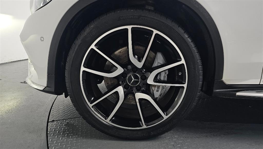 Mercedes Benz GLC Class - Vista 5