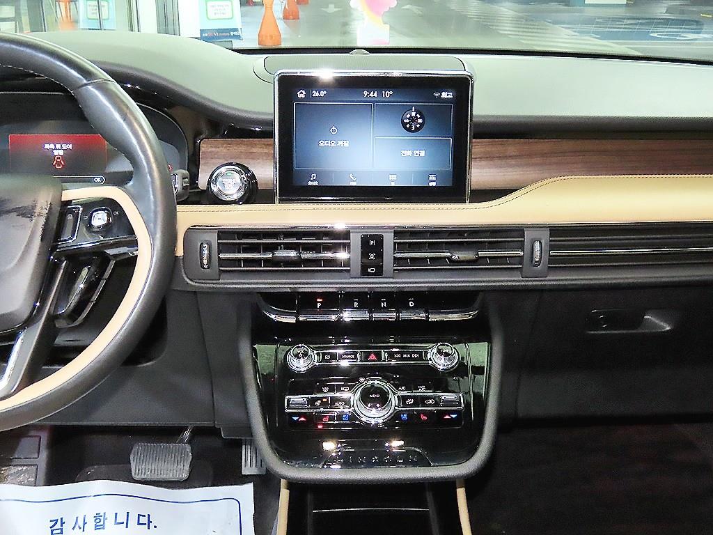 Lincoln Corsair - Vista 11