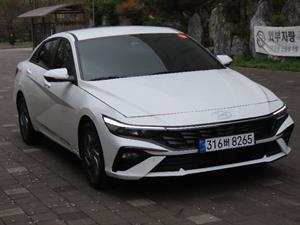 HYUNDAI Avante - Vista 4