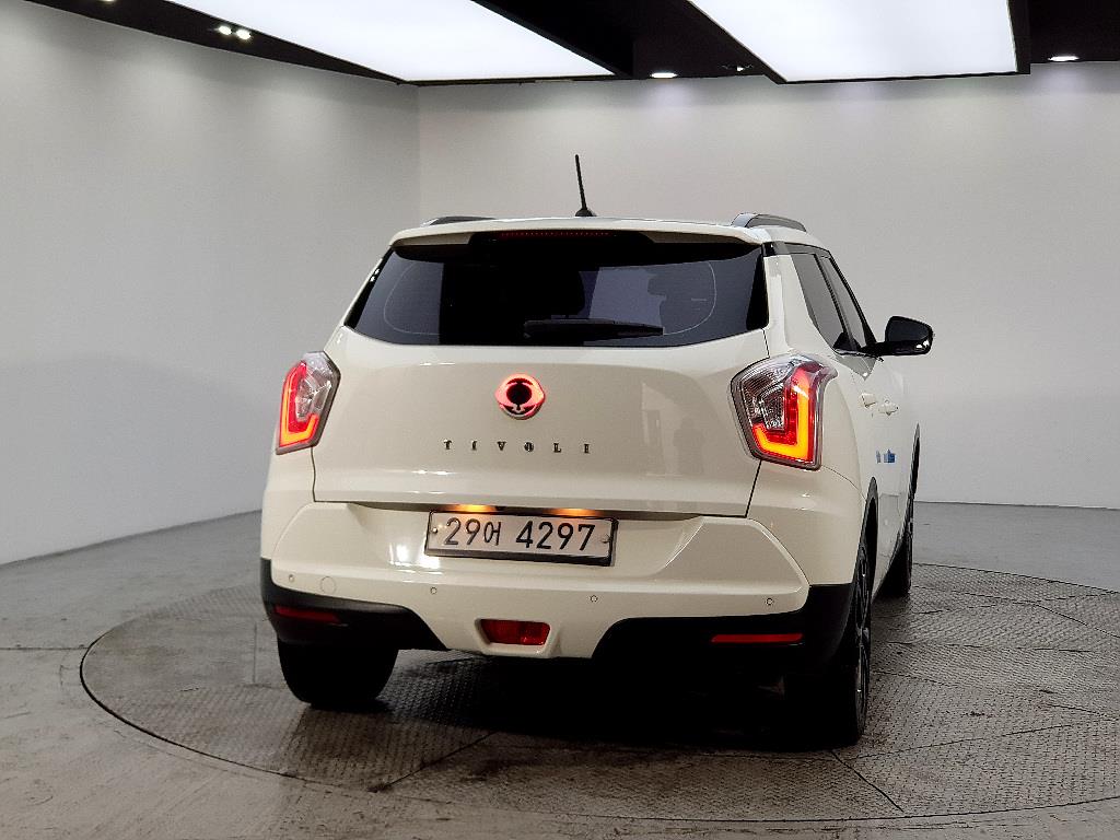 Ssangyong Tivoli - Vista 3