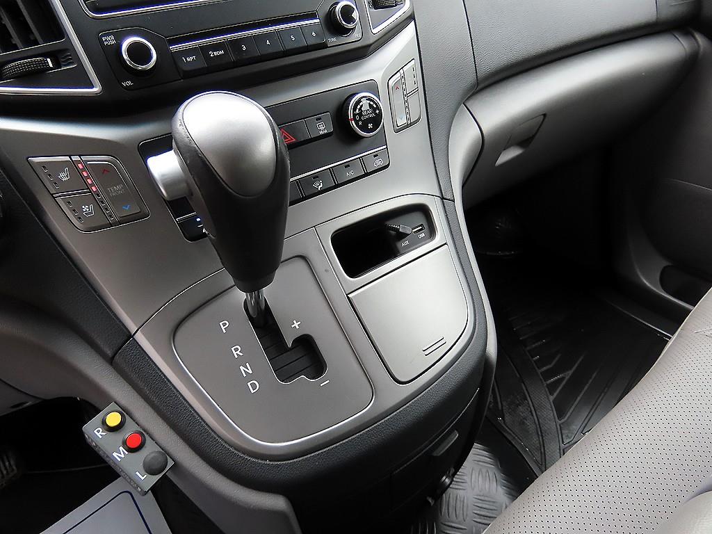 HYUNDAI Starex - Vista 11