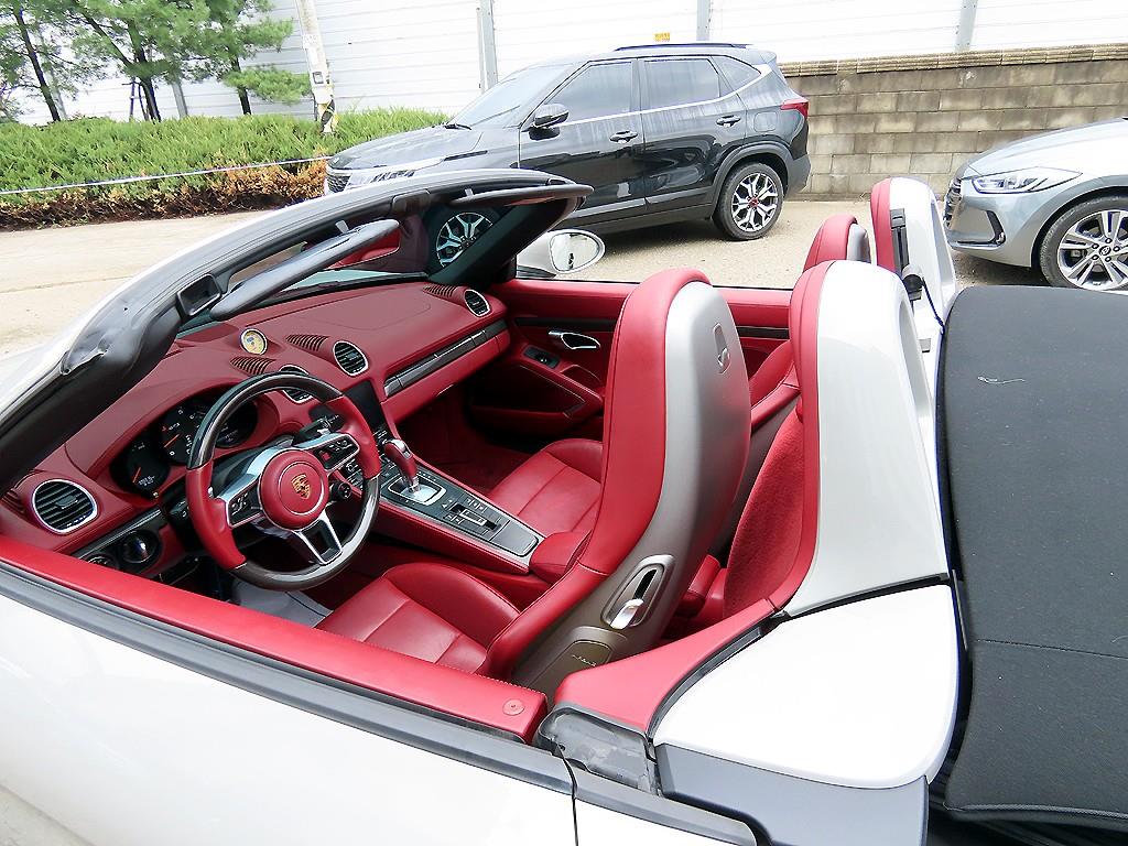 Porsche 718 2019 Gris - Importación desde Corea - HF Imports Iquique - Foto 18