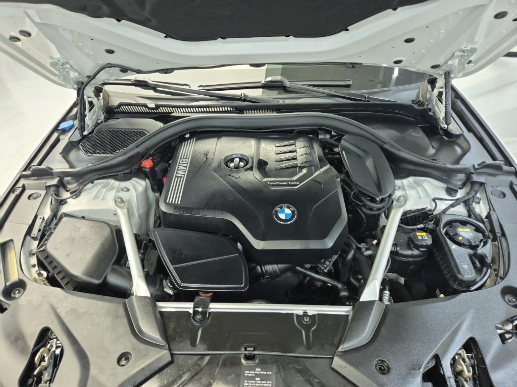 BMW 5 Series - Vista 5