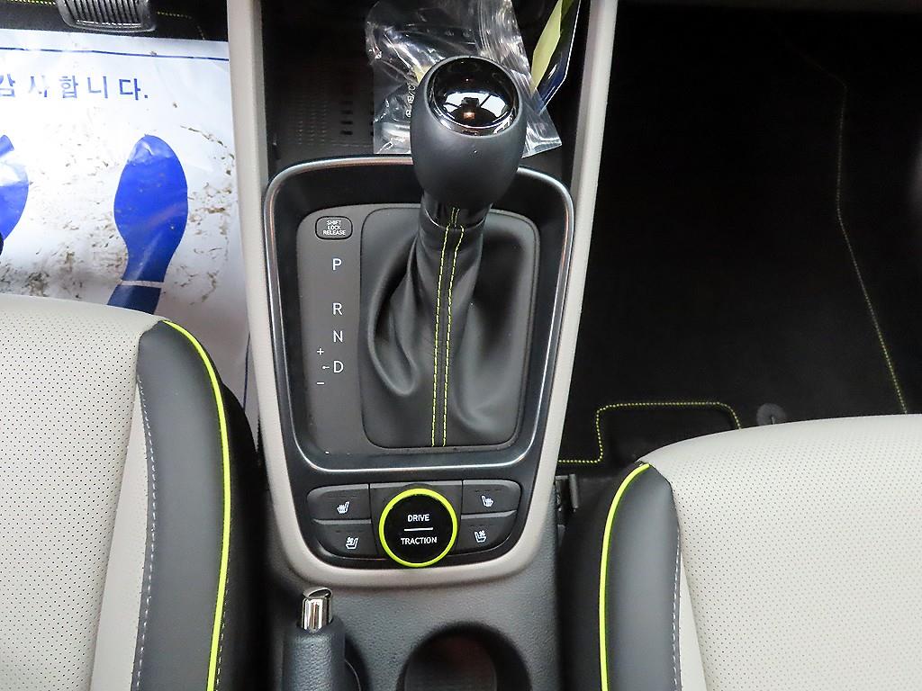 HYUNDAI Venue - Vista 10